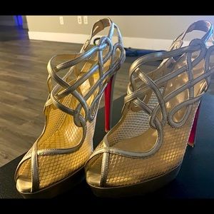 Size 40 Christian Louboutin heels